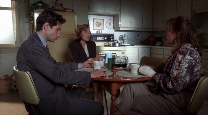 The X-Files - L'Enlèvement - Film - David Duchovny, Gillian Anderson, Carrie Snodgress