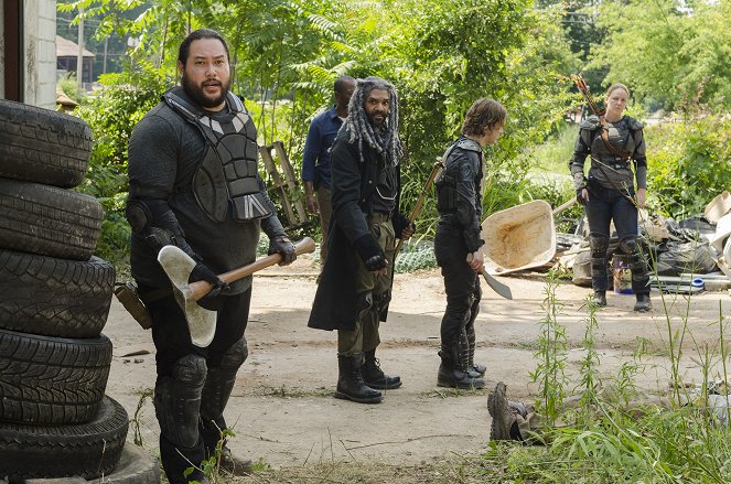 The Walking Dead - Season 7 - The Well - Photos - Cooper Andrews, Khary Payton