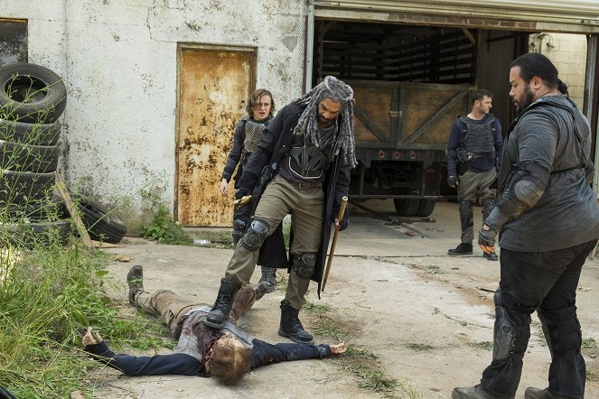 The Walking Dead - Season 7 - The Well - Photos - Khary Payton, Cooper Andrews