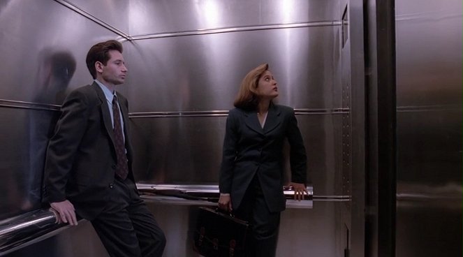 The X-Files - Un fantôme dans l'ordinateur - Film - David Duchovny, Gillian Anderson