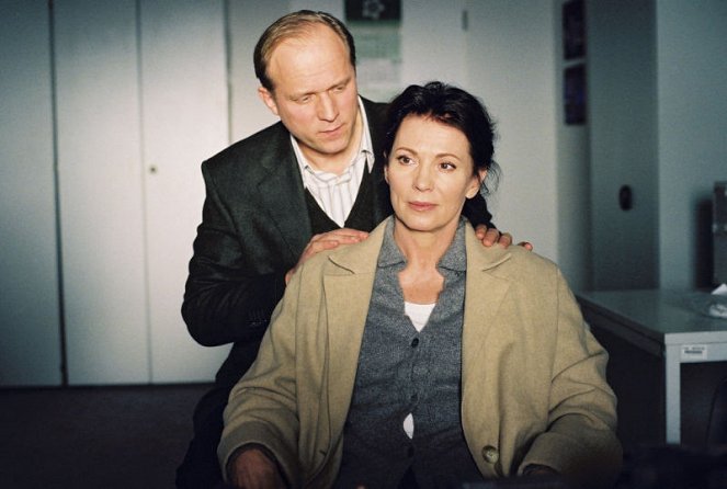 Rosa Roth - Der Tag wird kommen - Z filmu - Ulrich Tukur, Anneke Kim Sarnau