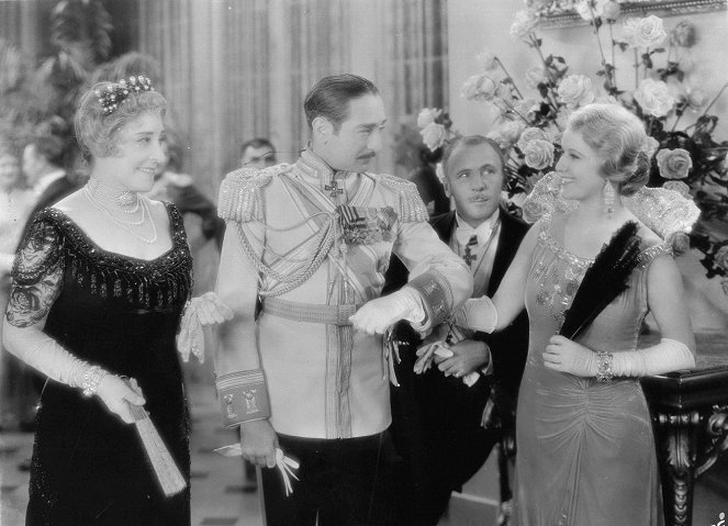 Emily Fitzroy, Adolphe Menjou, Roland Young, Grace Moore