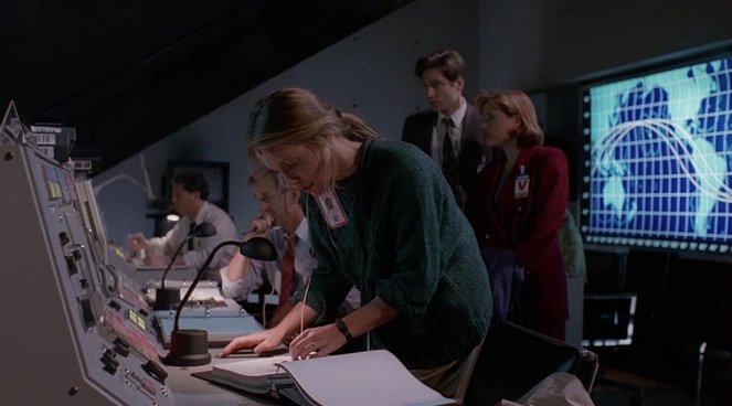 The X-Files - Salaiset kansiot - Season 1 - Space - Kuvat elokuvasta - Susanna Thompson, David Duchovny, Gillian Anderson
