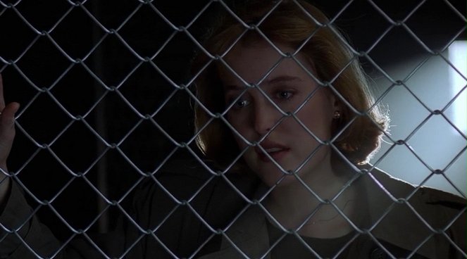 The X-Files - Fallen Angel - Van film - Gillian Anderson