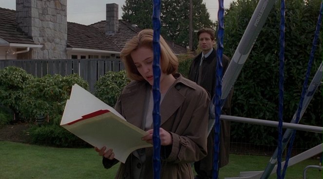 The X-Files - Eve - Photos - Gillian Anderson, David Duchovny