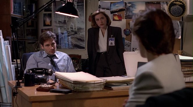 The X-Files - Fire - Van film - David Duchovny, Gillian Anderson