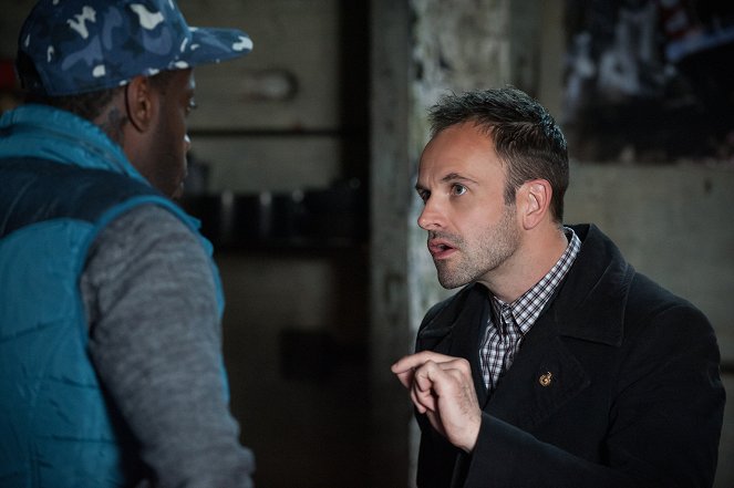 Elementary - Audyt wewnętrzny - Z filmu - Jonny Lee Miller