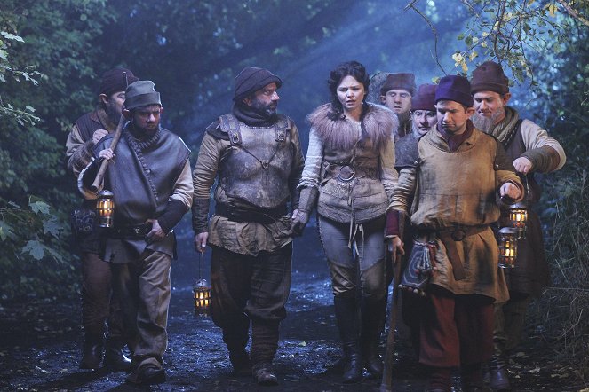 Once Upon a Time - 7:15 A.M. - Photos - Lee Arenberg, Ginnifer Goodwin