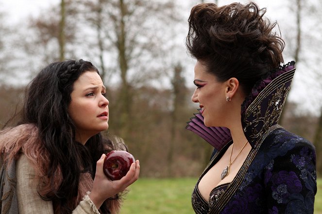 Once Upon a Time - An Apple Red as Blood - Van film - Ginnifer Goodwin, Lana Parrilla