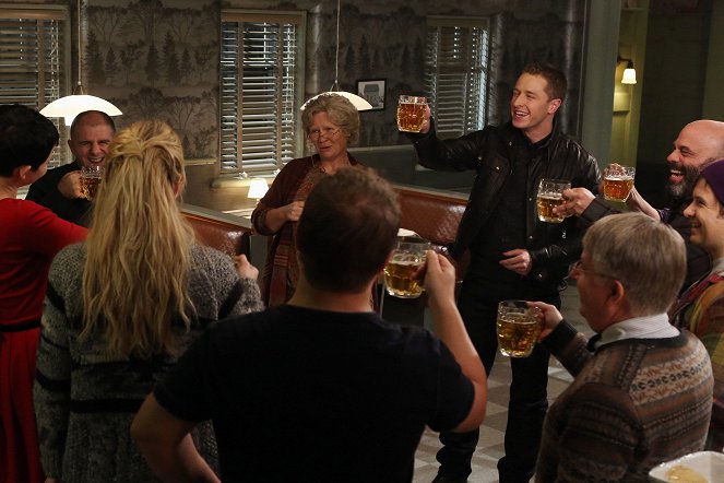 Once Upon a Time - The Cricket Game - Photos - Beverley Elliott, Josh Dallas