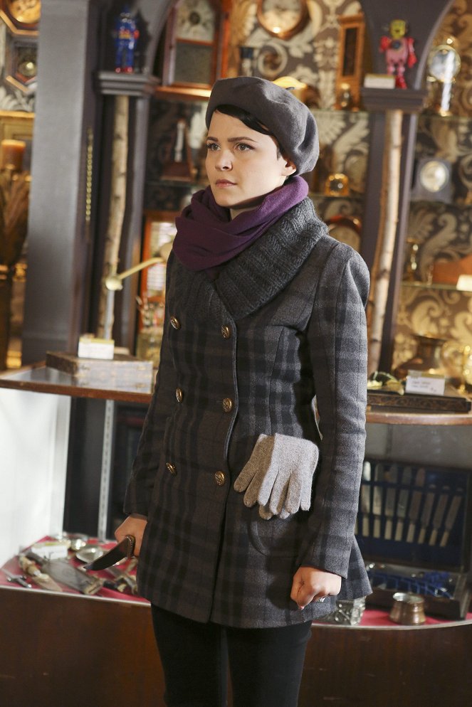 Once Upon a Time - Season 2 - The Miller's Daughter - Photos - Ginnifer Goodwin