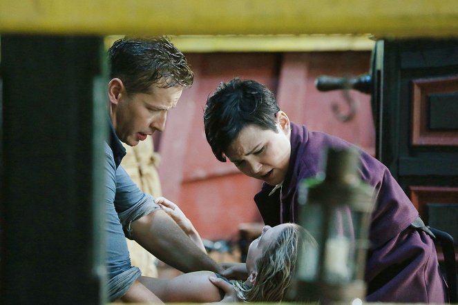 Once Upon a Time - Season 3 - The Heart of the Truest Believer - Photos - Josh Dallas, Ginnifer Goodwin