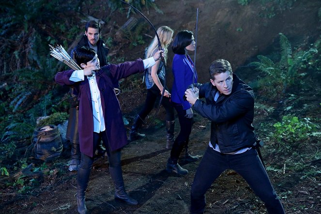 Once Upon a Time - Lost Girl - Photos - Ginnifer Goodwin, Colin O'Donoghue, Josh Dallas