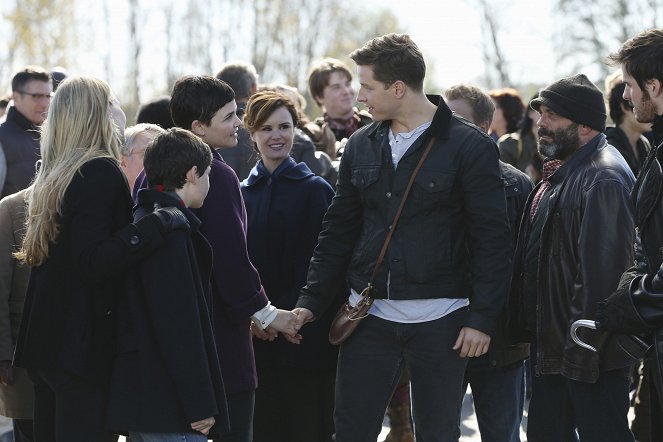Once Upon a Time - The New Neverland - Van film - Ginnifer Goodwin, Josh Dallas, Lee Arenberg