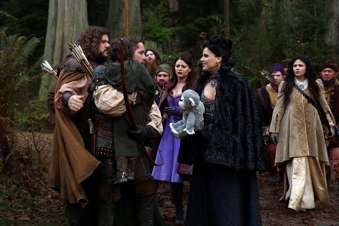 Once Upon a Time - Witch Hunt - Photos - Emilie de Ravin, Lana Parrilla, Ginnifer Goodwin