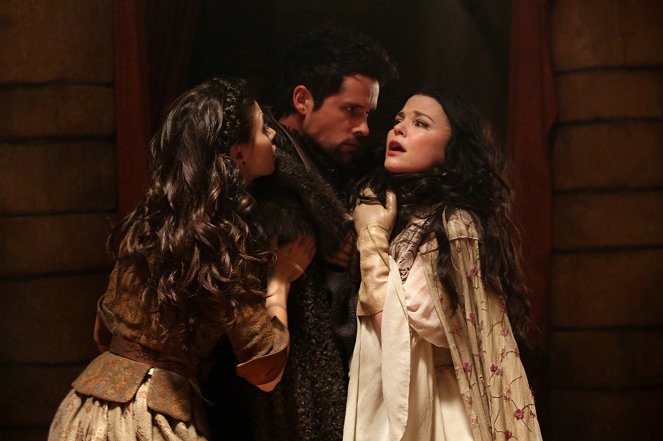 Once Upon a Time - Child of the Moon - Photos - Benjamin Hollingsworth, Ginnifer Goodwin