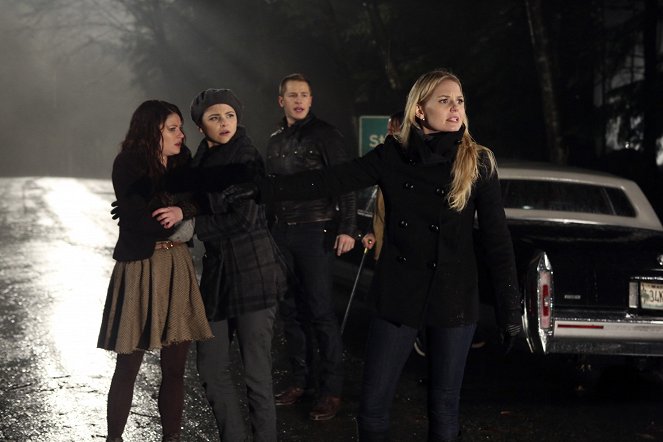 Once Upon a Time - In the Name of the Brother - Van film - Emilie de Ravin, Ginnifer Goodwin, Josh Dallas, Jennifer Morrison