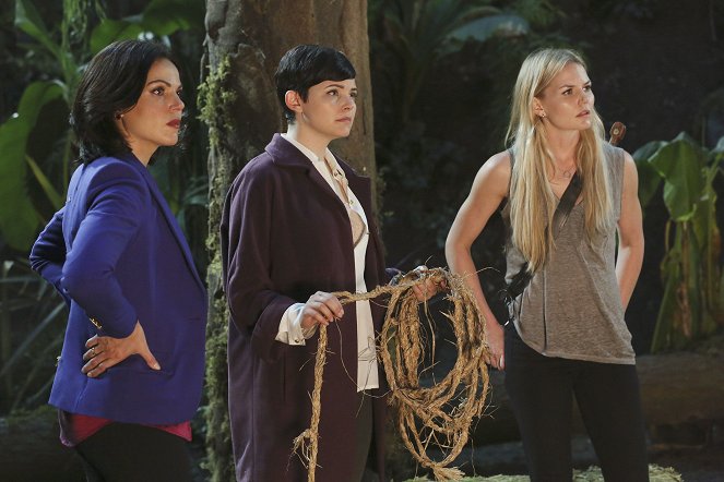 Dawno, dawno temu - Dobra forma - Z filmu - Lana Parrilla, Ginnifer Goodwin, Jennifer Morrison