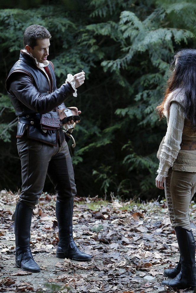 Once Upon a Time - Season 3 - There's No Place Like Home - Photos - Josh Dallas