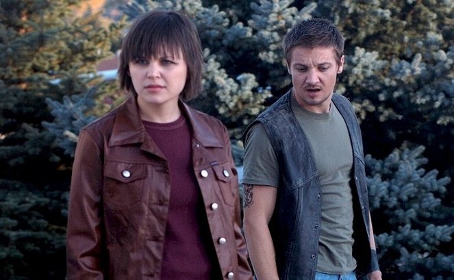 Love Comes to the Executioner - Filmfotos - Ginnifer Goodwin, Jeremy Renner