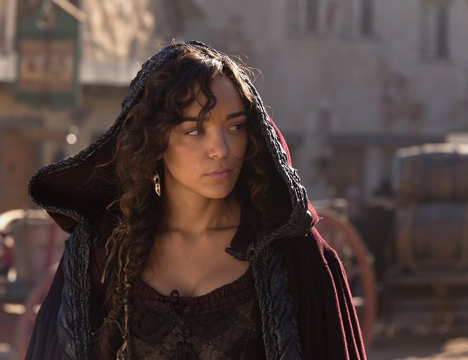 Salem - From Within - De la película - Ashley Madekwe