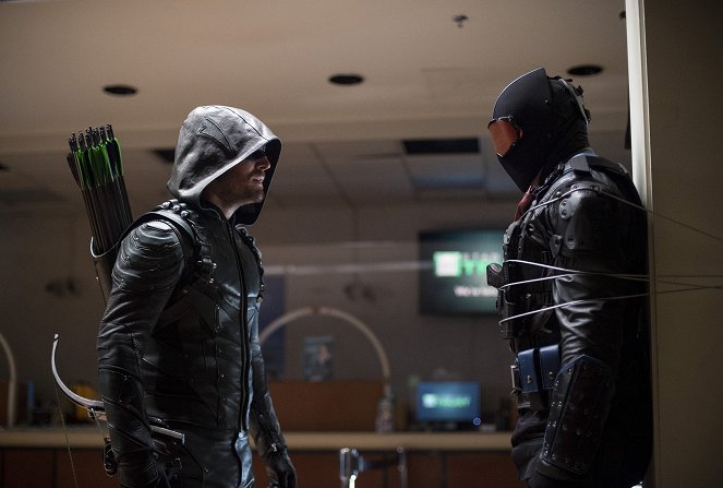 Arrow - Season 5 - Vigilante - Photos - Stephen Amell