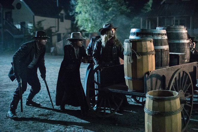Legends of Tomorrow - Outlaw Country - Van film - Maisie Richardson-Sellers, Caity Lotz