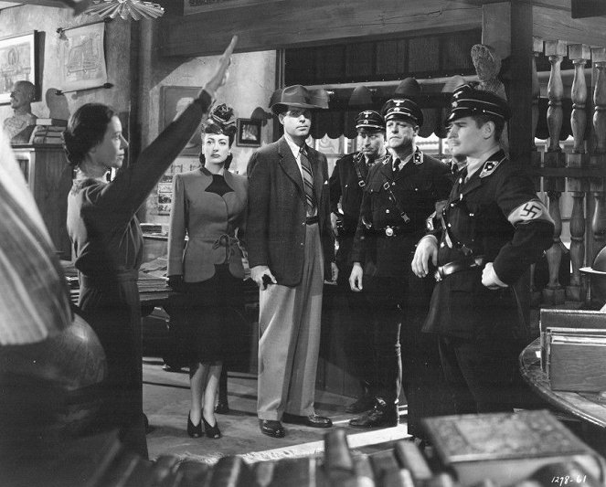 Un espion a disparu - Film - Joan Crawford, Fred MacMurray