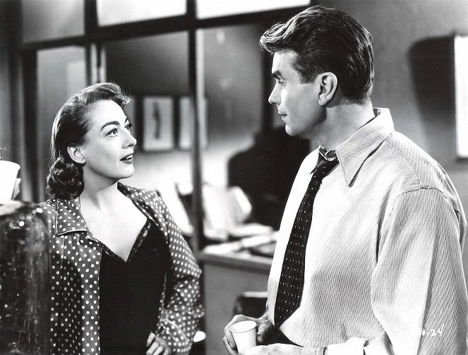 The Damned Don't Cry - Z filmu - Joan Crawford, Kent Smith