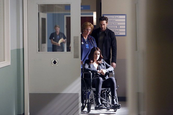 Czarna lista - Doktor Adrian Shaw (nr 98): Zakończenie - Z filmu - Megan Boone, Ryan Eggold