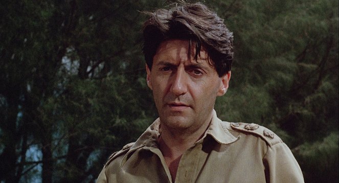 Merry Christmas, Mr. Lawrence - Van film - Tom Conti