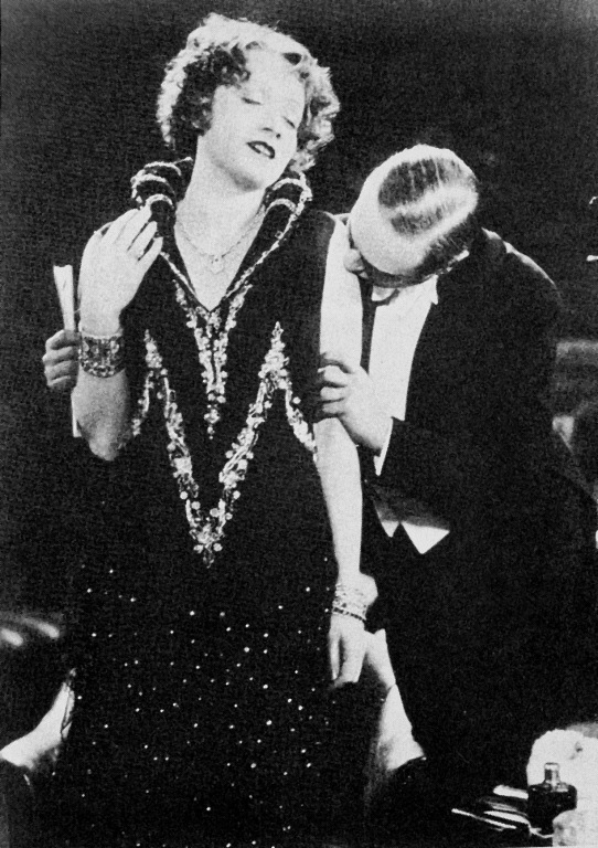 Caluje twoja dlon, madame - Z filmu - Marlene Dietrich, Harry Liedtke
