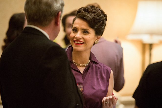 Close to the Enemy - Episode 2 - Film - Charlotte Riley