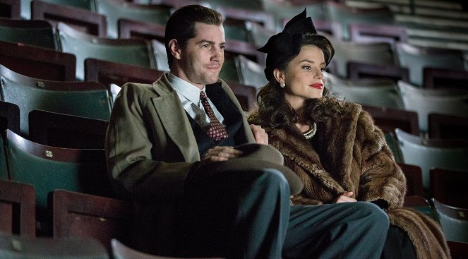 Close to the Enemy - Episode 3 - Photos - Jim Sturgess, Charlotte Riley