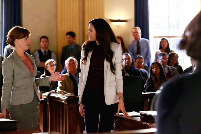 How to Get Away with Murder - She's Dying - Photos - Sarah Burns, Famke Janssen