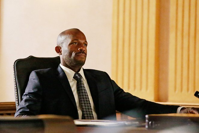 How to Get Away with Murder - She's Dying - Photos - Billy Brown