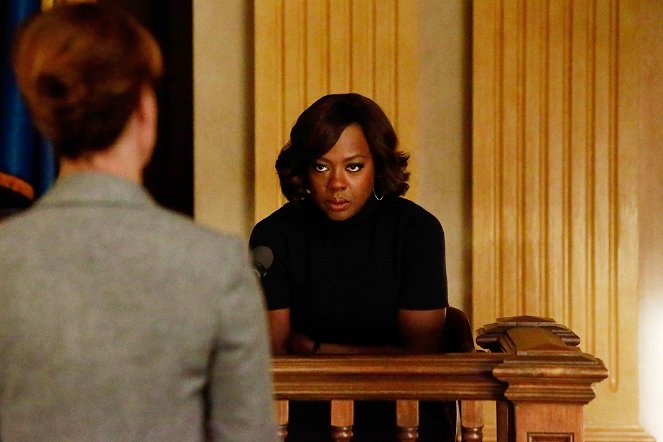 How to Get Away with Murder - She's Dying - Photos - Viola Davis