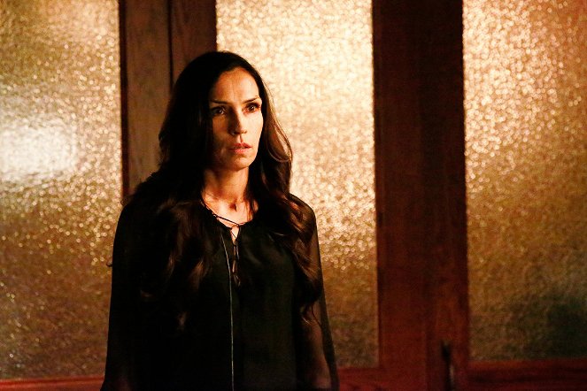 How to Get Away with Murder - Season 2 - She's Dying - Photos - Famke Janssen