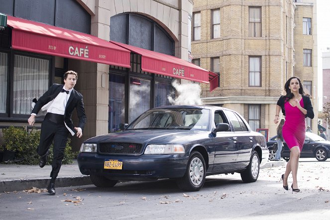 Brooklyn Nine-Nine - Season 2 - Boyle-Linetti Wedding - Photos - Andy Samberg, Melissa Fumero