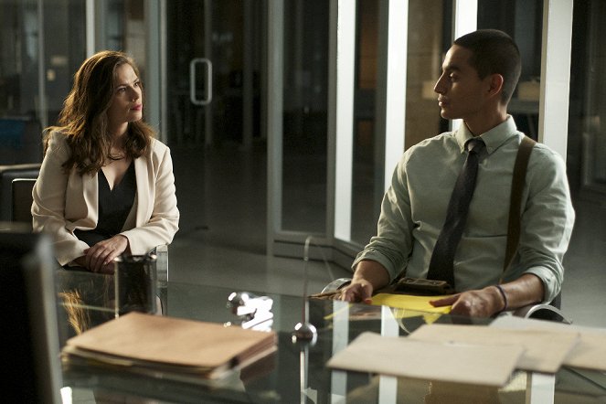 Conviction - The 1% Solution - Van film - Hayley Atwell, Manny Montana