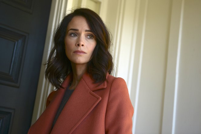 Timeless - The Watergate Tape - Photos - Abigail Spencer