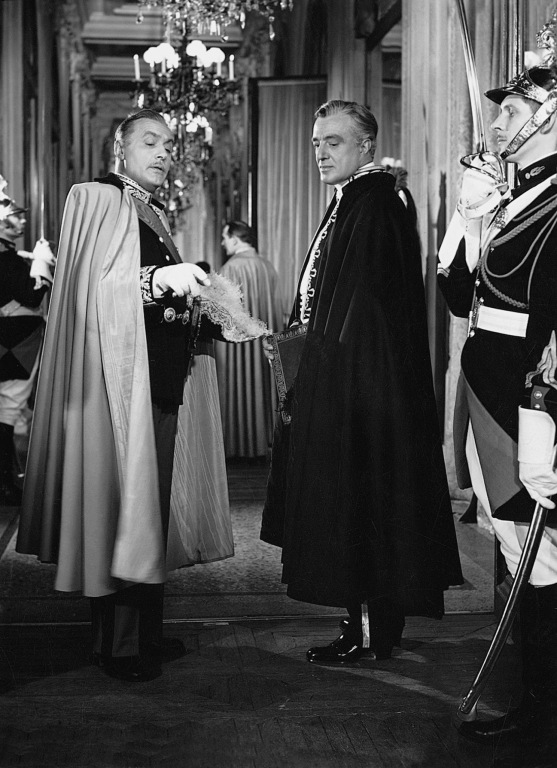 Salaperäiset korvarenkaat - Kuvat elokuvasta - Charles Boyer, Vittorio De Sica