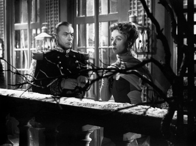 The Earrings of Madame de… - Photos - Charles Boyer, Danielle Darrieux