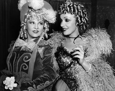 Vzpoura žen - Z nakrúcania - Mae West, Marlene Dietrich