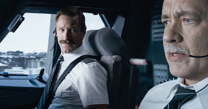 Sully: Miracle on the Hudson - Photos - Aaron Eckhart, Tom Hanks