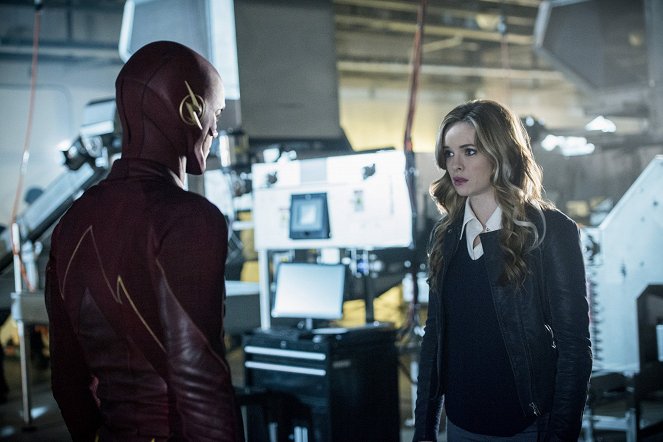 The Flash - Filmfotos - Grant Gustin, Danielle Panabaker