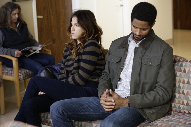 How to Get Away with Murder - Season 3 - Photos - Karla Souza, Alfred Enoch