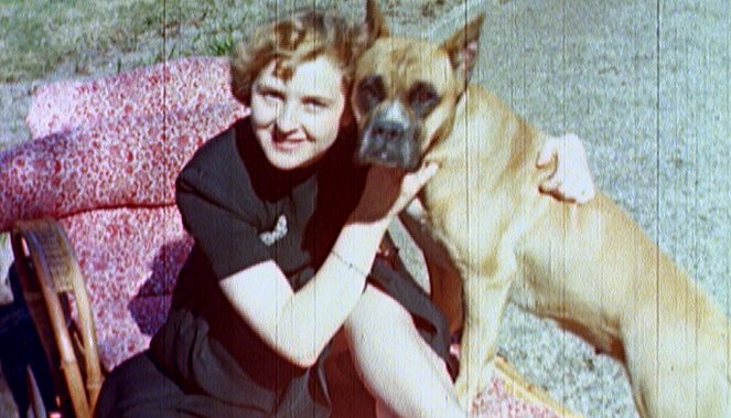Eva Braun, épouse Hitler - De la película - Eva Braun
