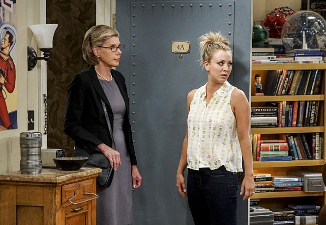 The Big Bang Theory - Season 10 - The Conjugal Conjecture - Photos - Christine Baranski, Kaley Cuoco