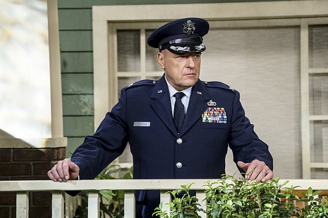 The Big Bang Theory - Season 10 - The Conjugal Conjecture - Photos - Dean Norris